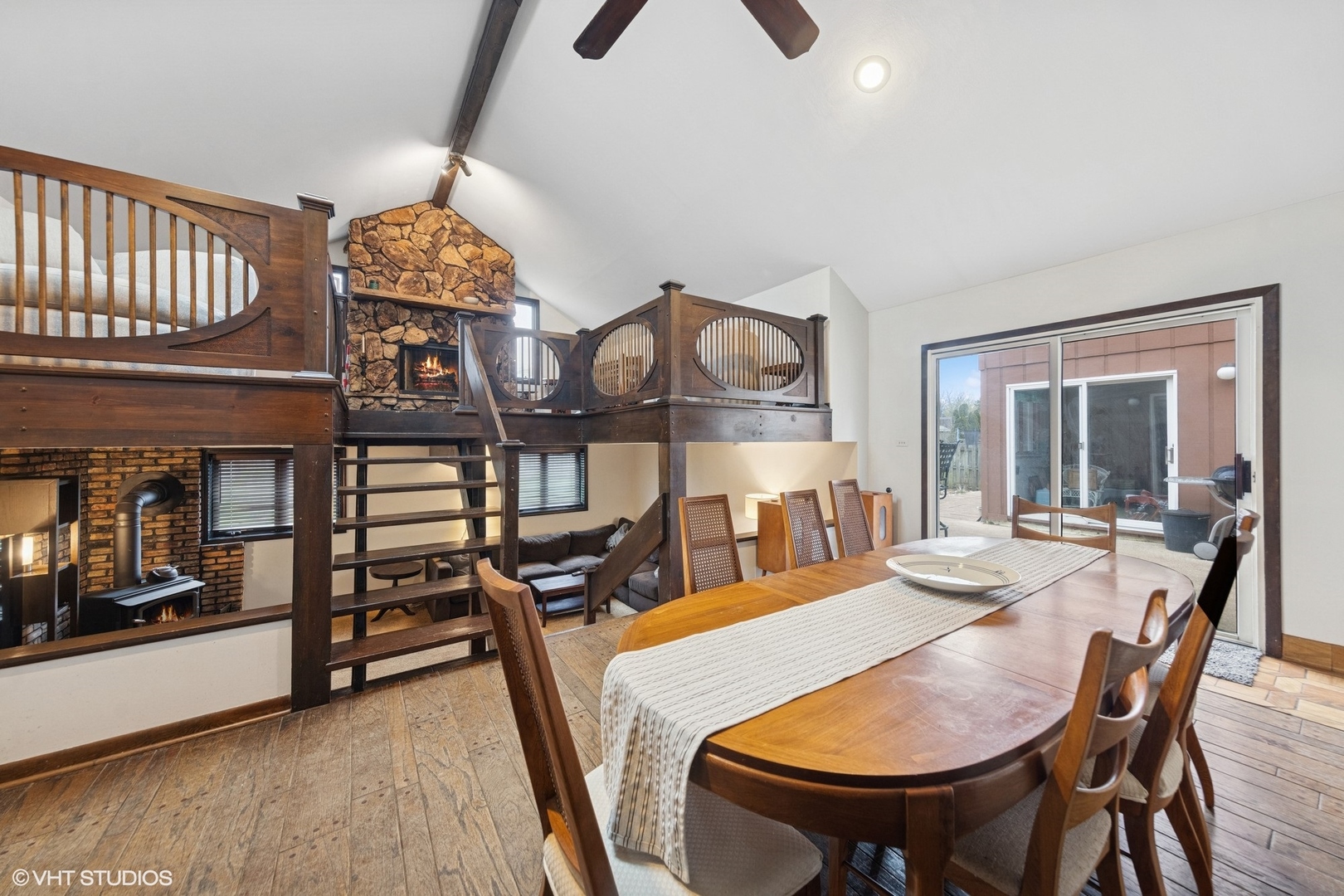 1720 W 54th Place