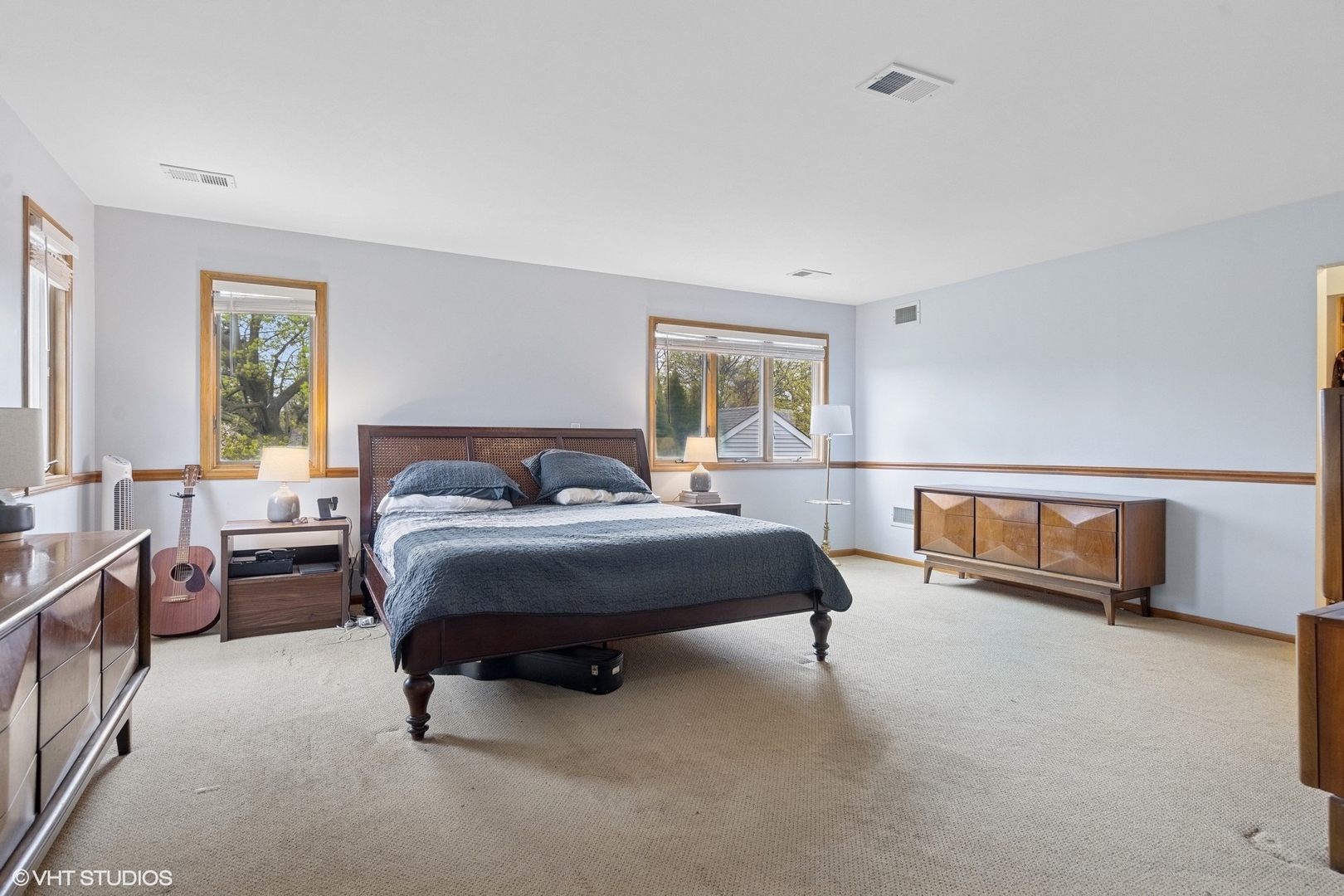 1720 W 54th Place