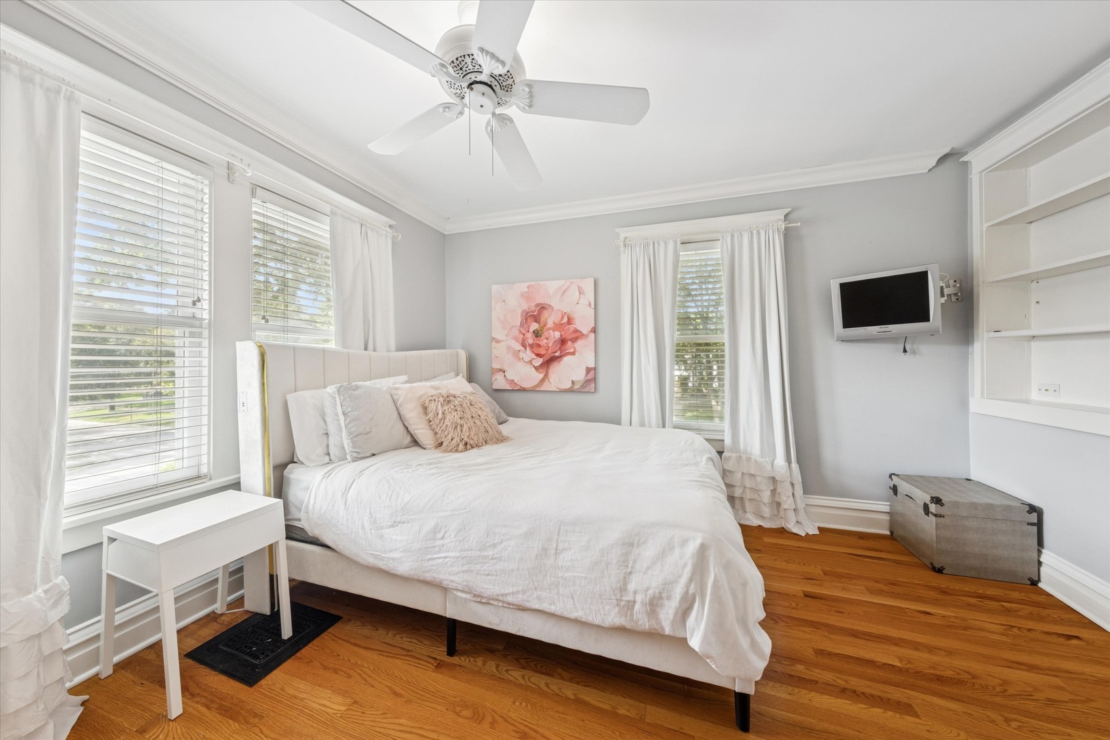 23 N Vine Street