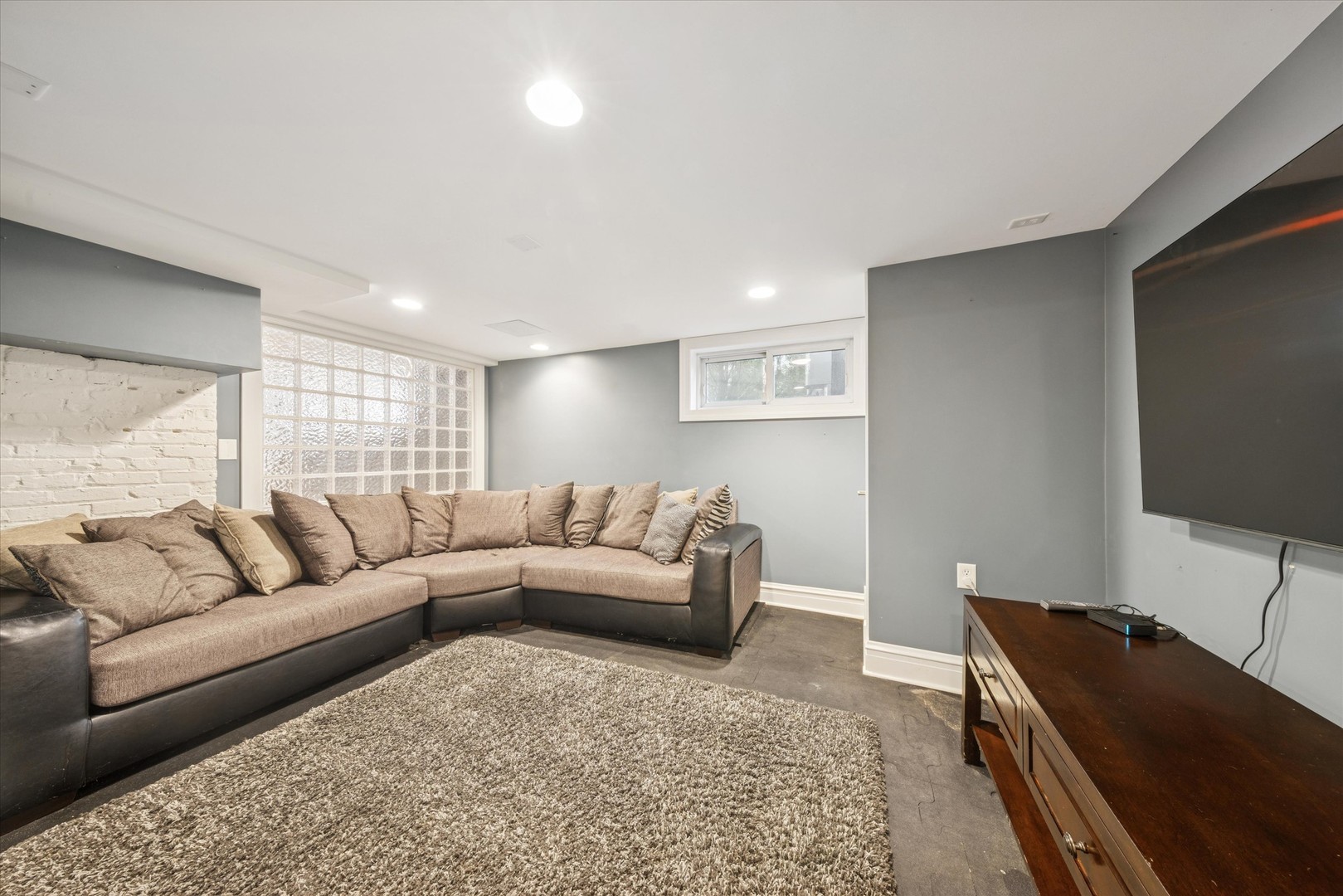 23 N Vine Street