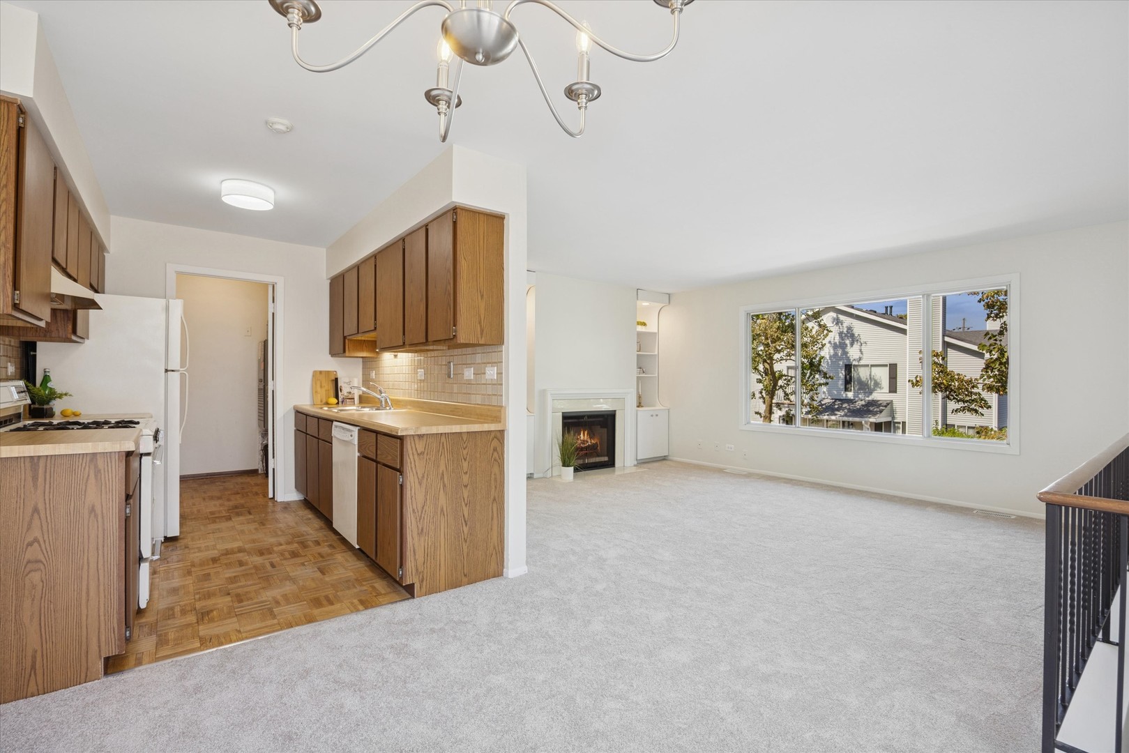 383 Coventry Court Unit: 4