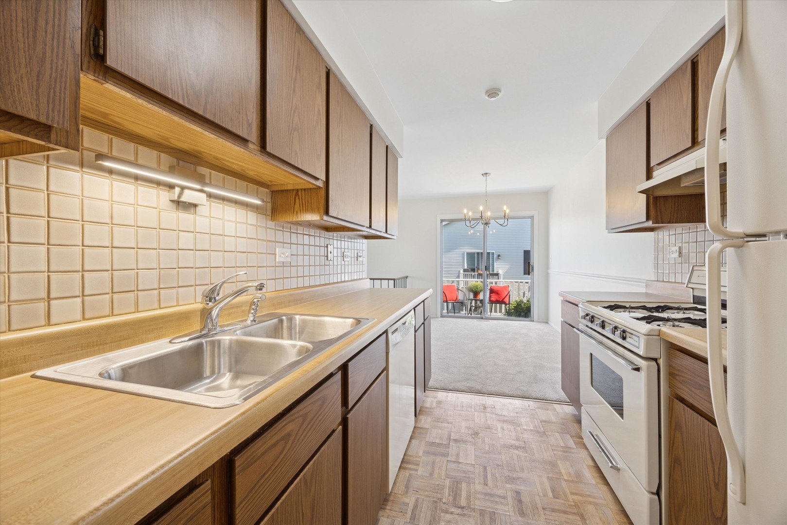 383 Coventry Court Unit: 4
