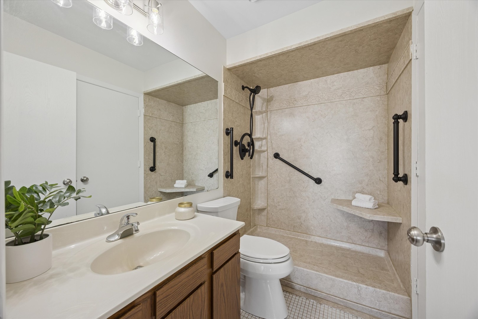 383 Coventry Court Unit: 4