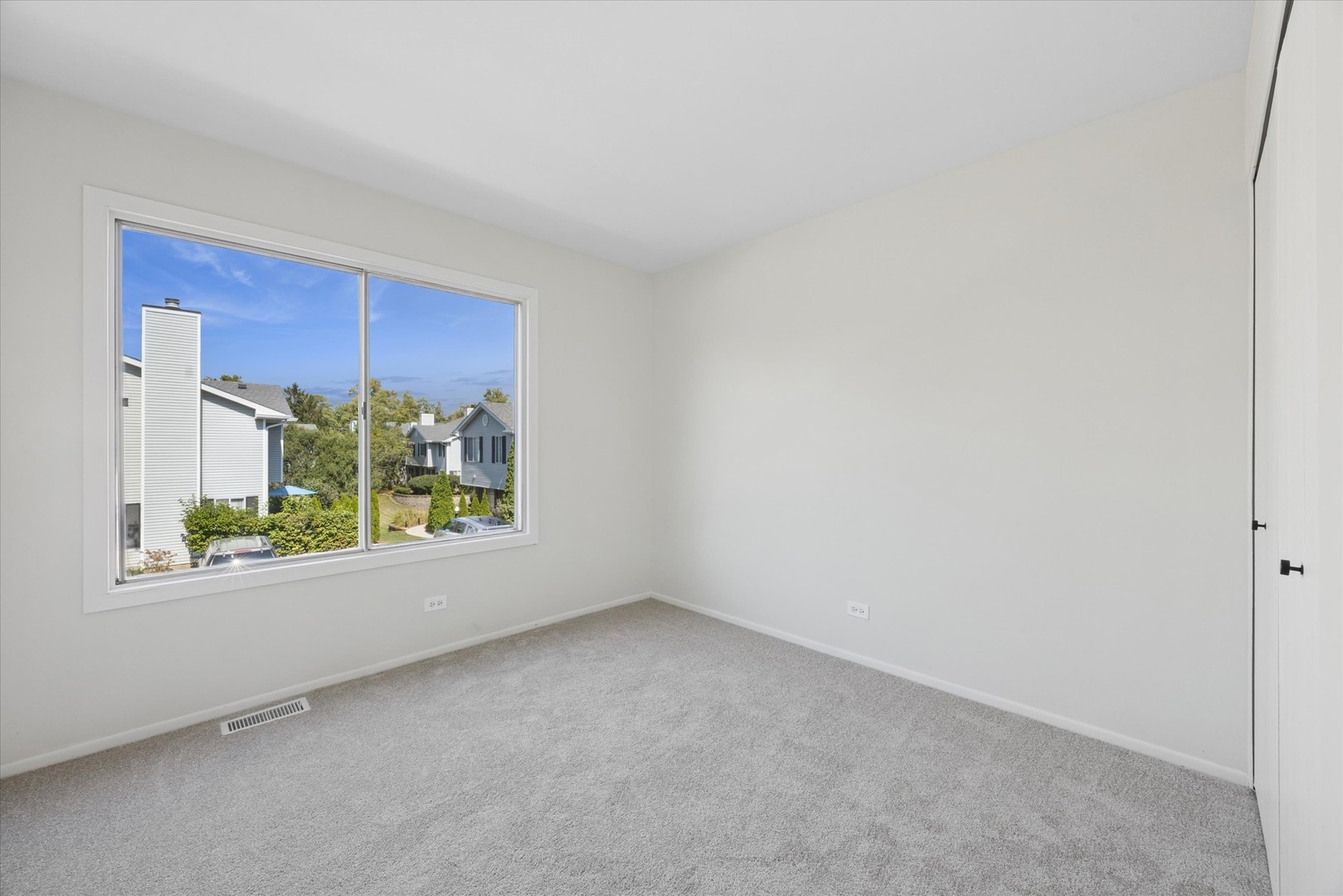 383 Coventry Court Unit: 4