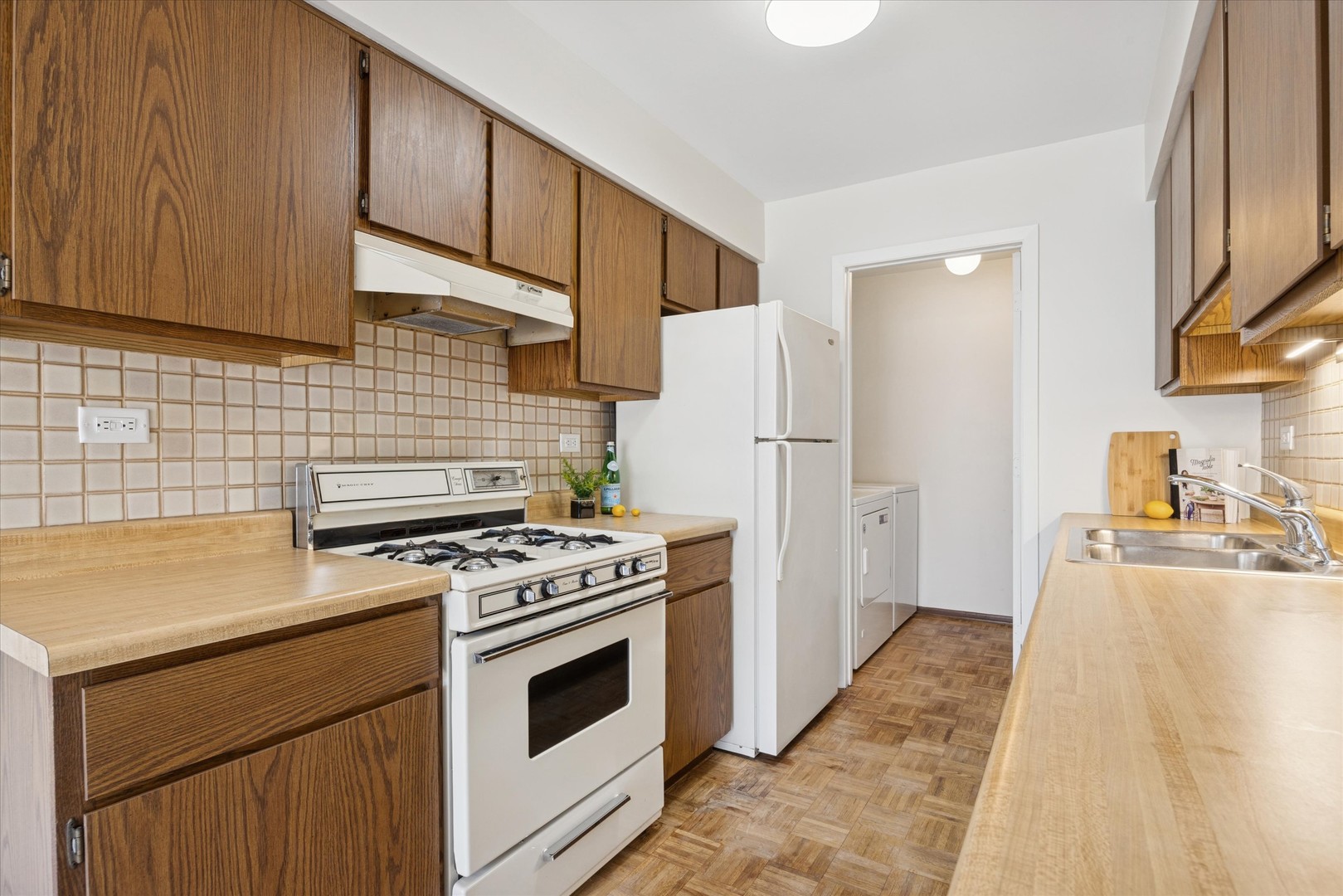 383 Coventry Court Unit: 4