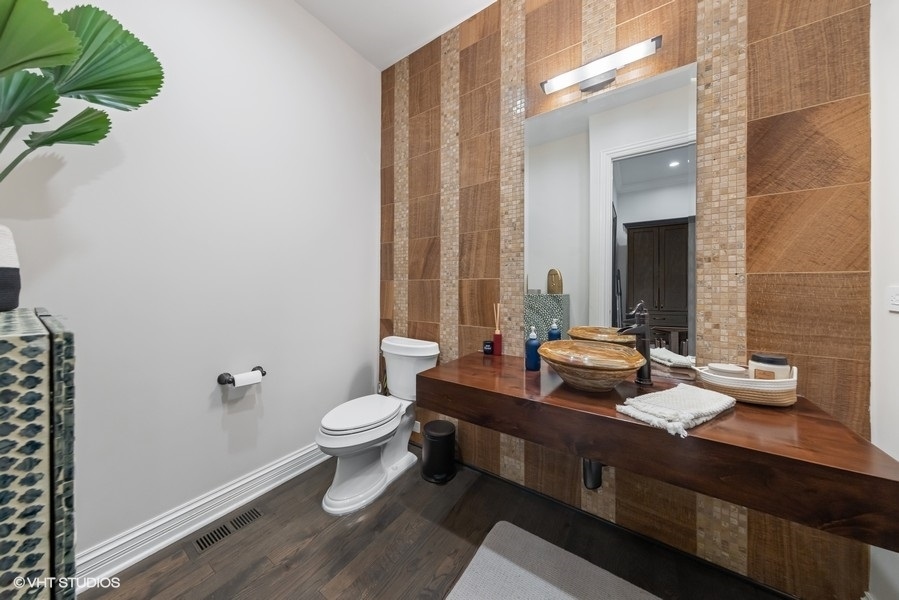 818 W 58th Street