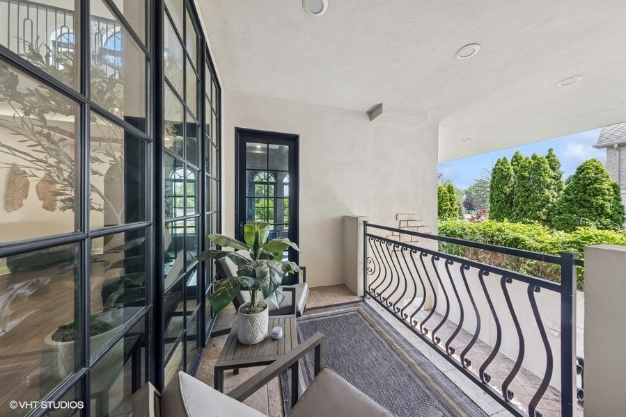 818 W 58th Street