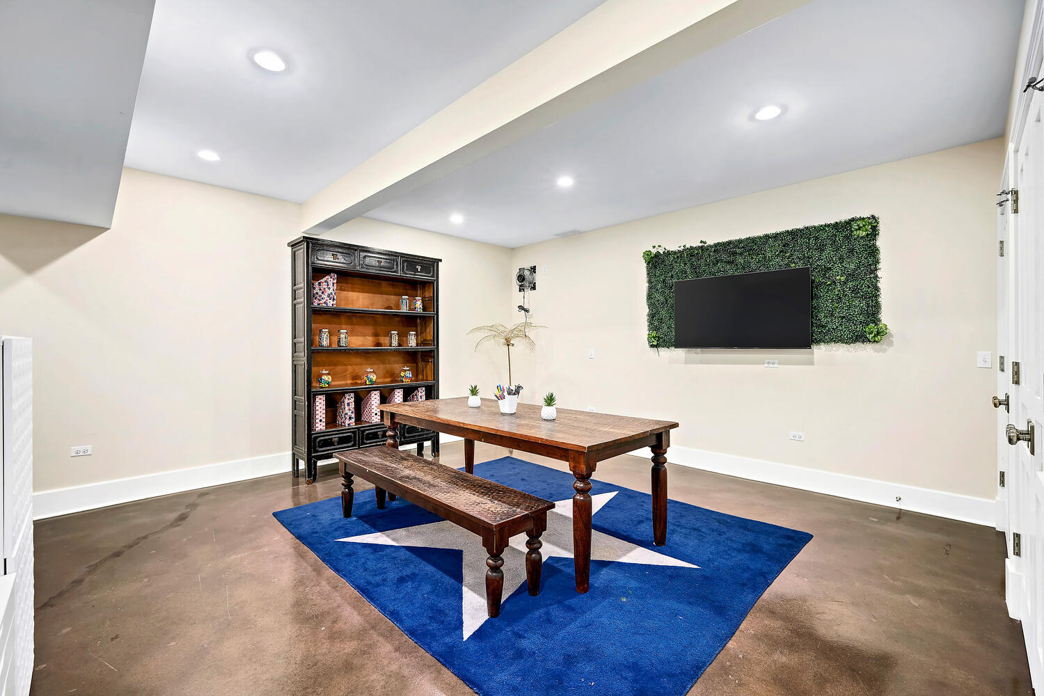 500 S Edgewood Avenue