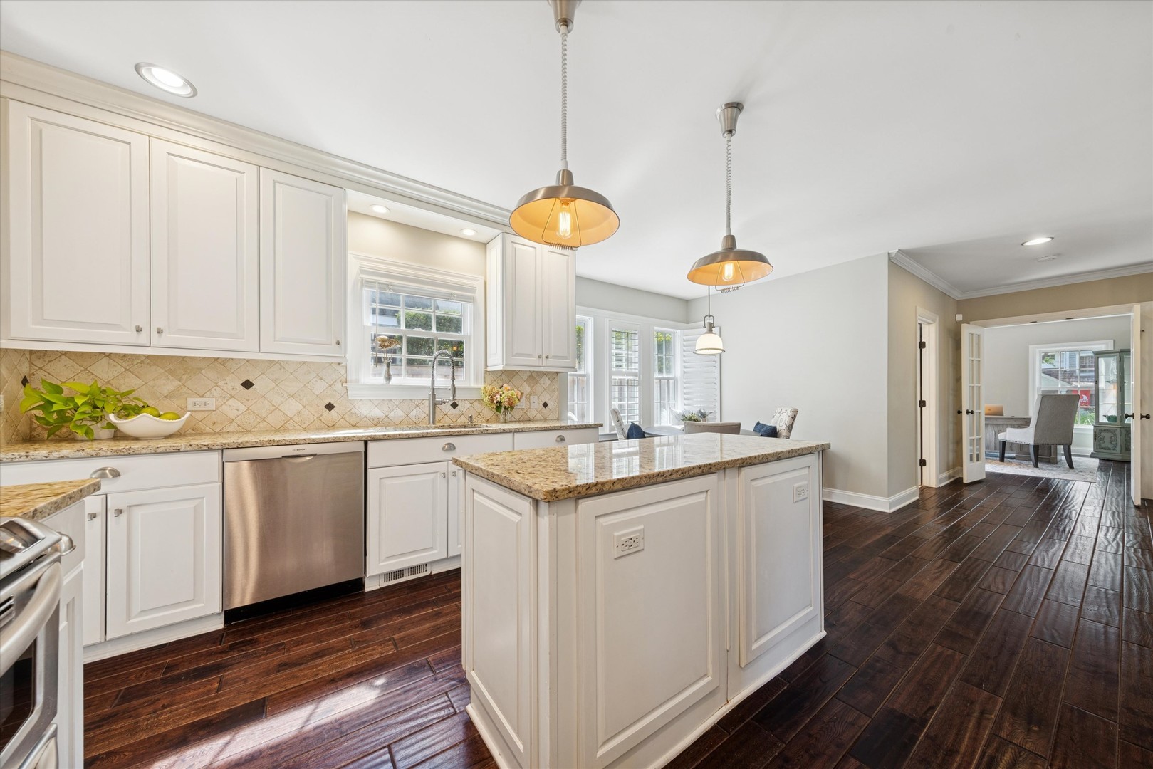 544 W 7th Street