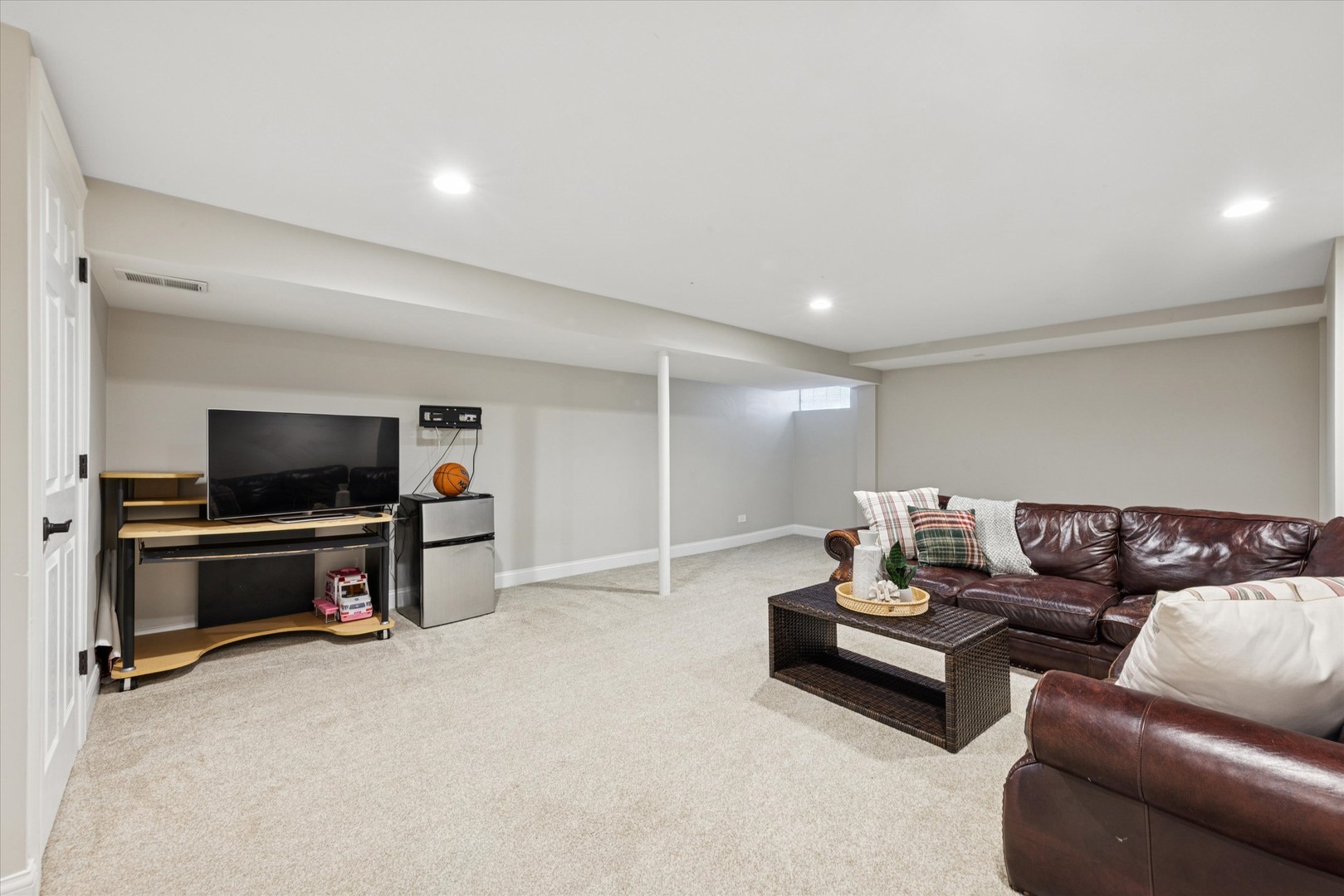544 W 7th Street