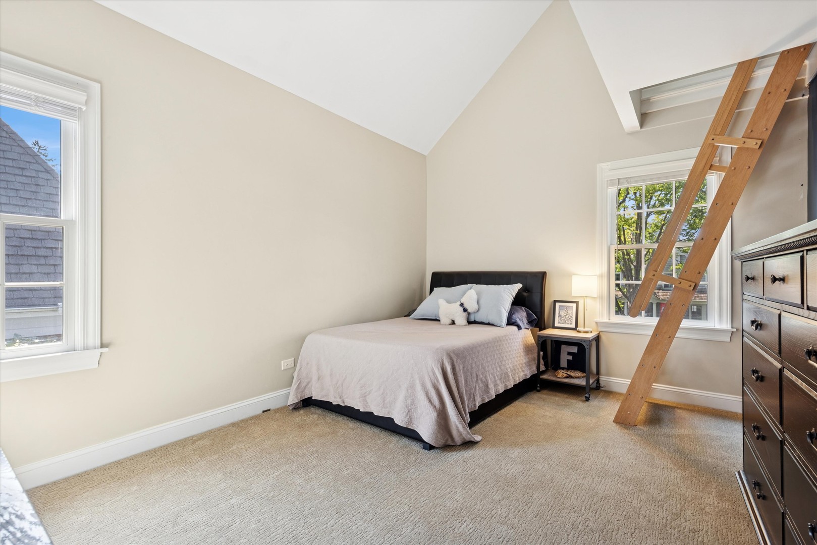 544 W 7th Street