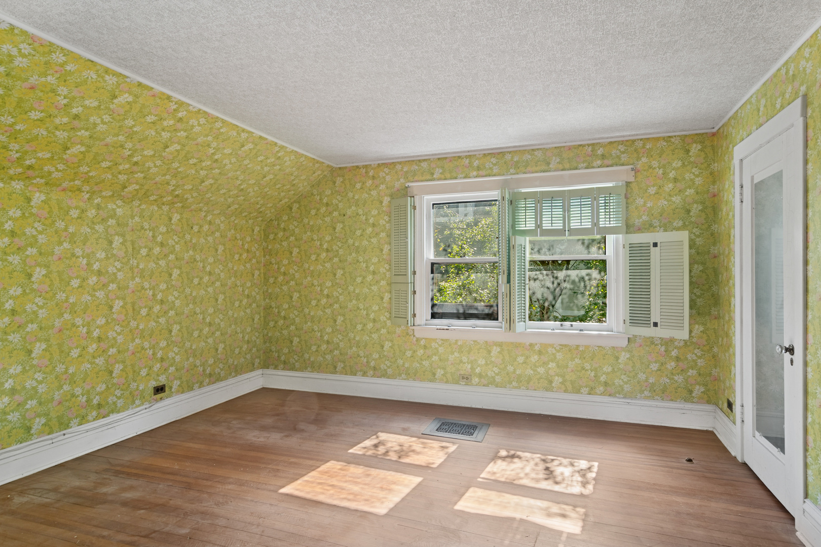 785 Locust Street