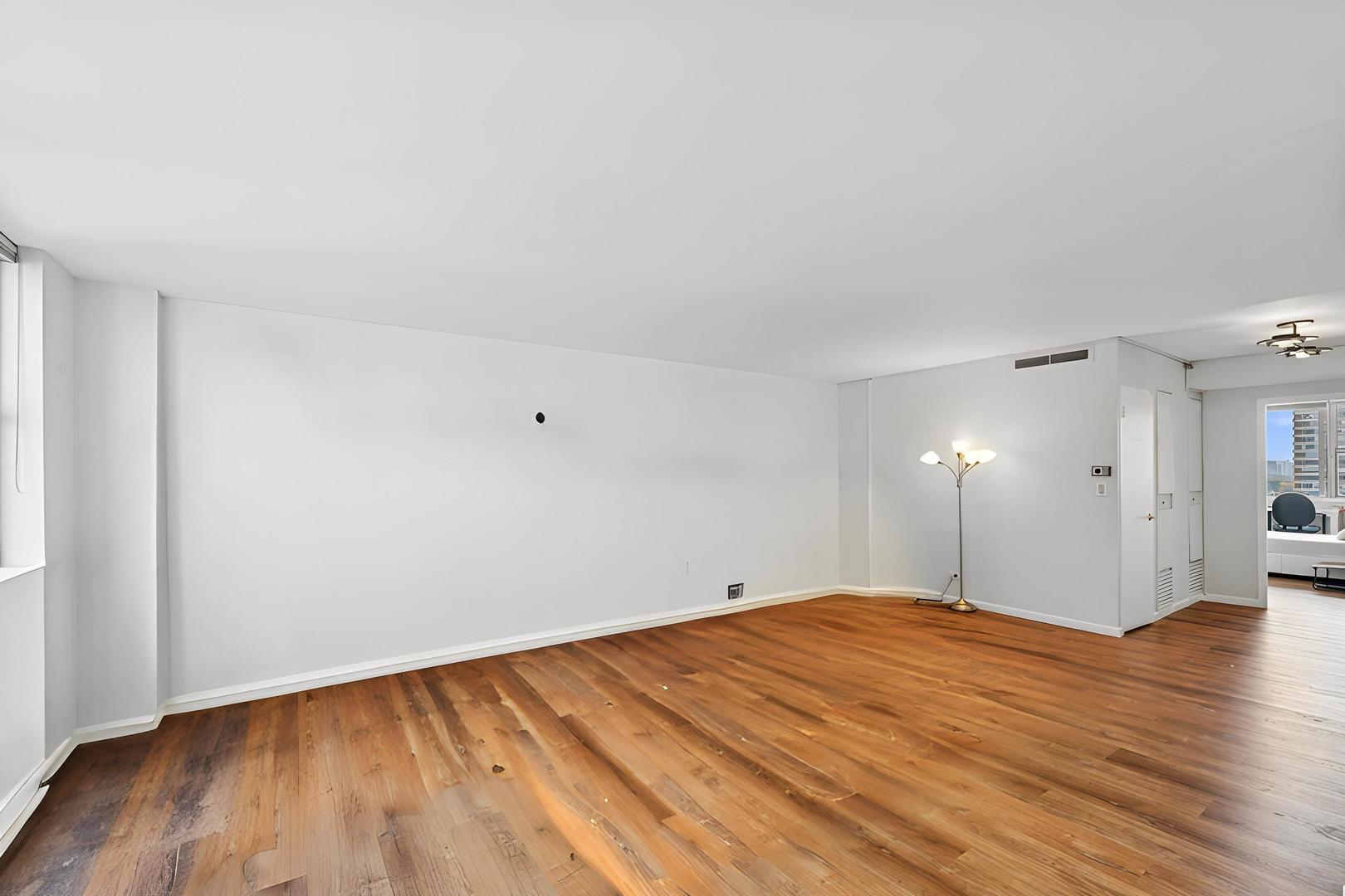 6301 N Sheridan Road Unit: 14E