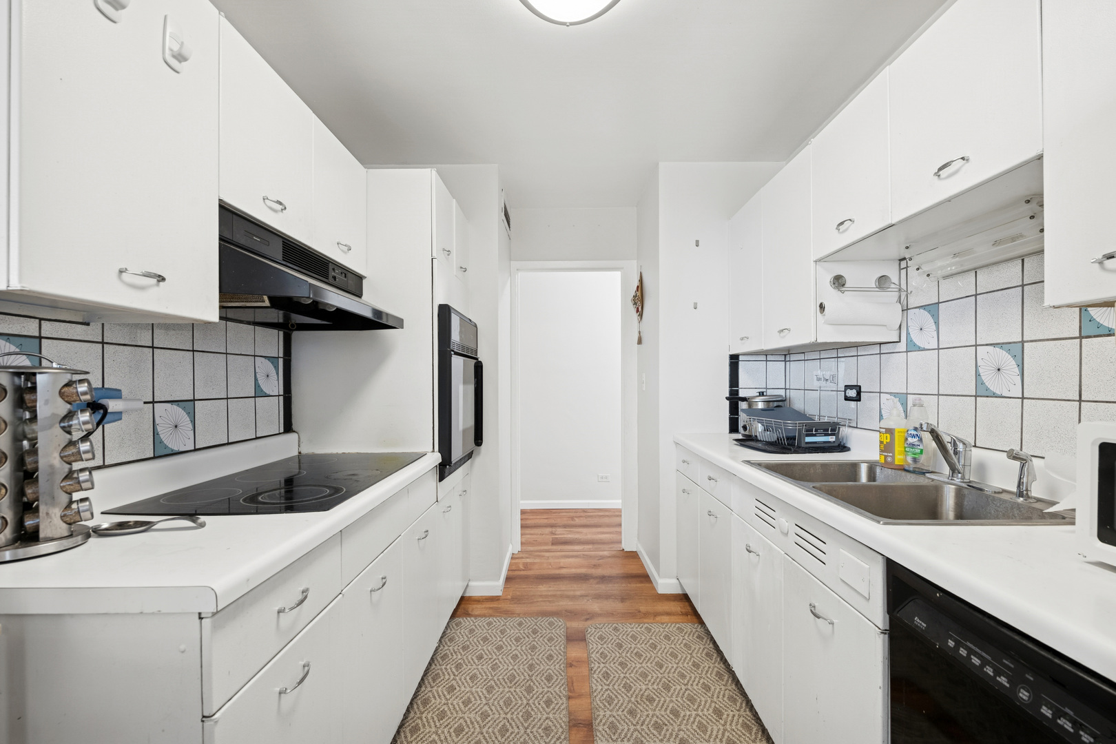 6301 N Sheridan Road Unit: 14E