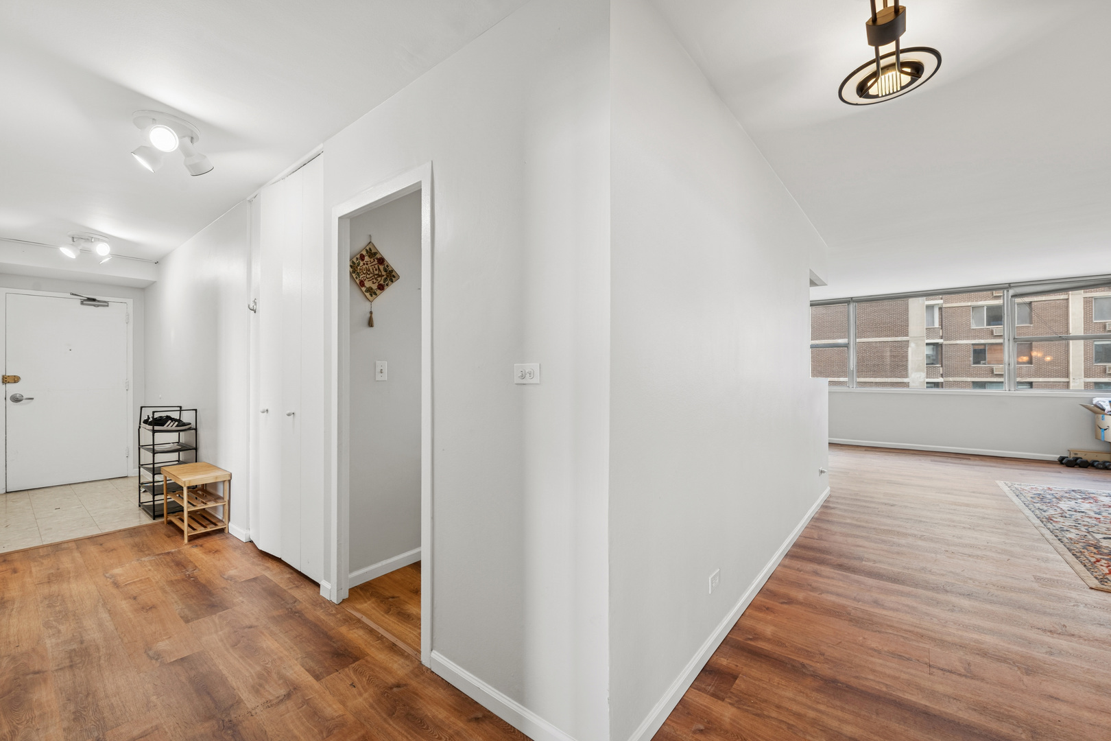 6301 N Sheridan Road Unit: 14E