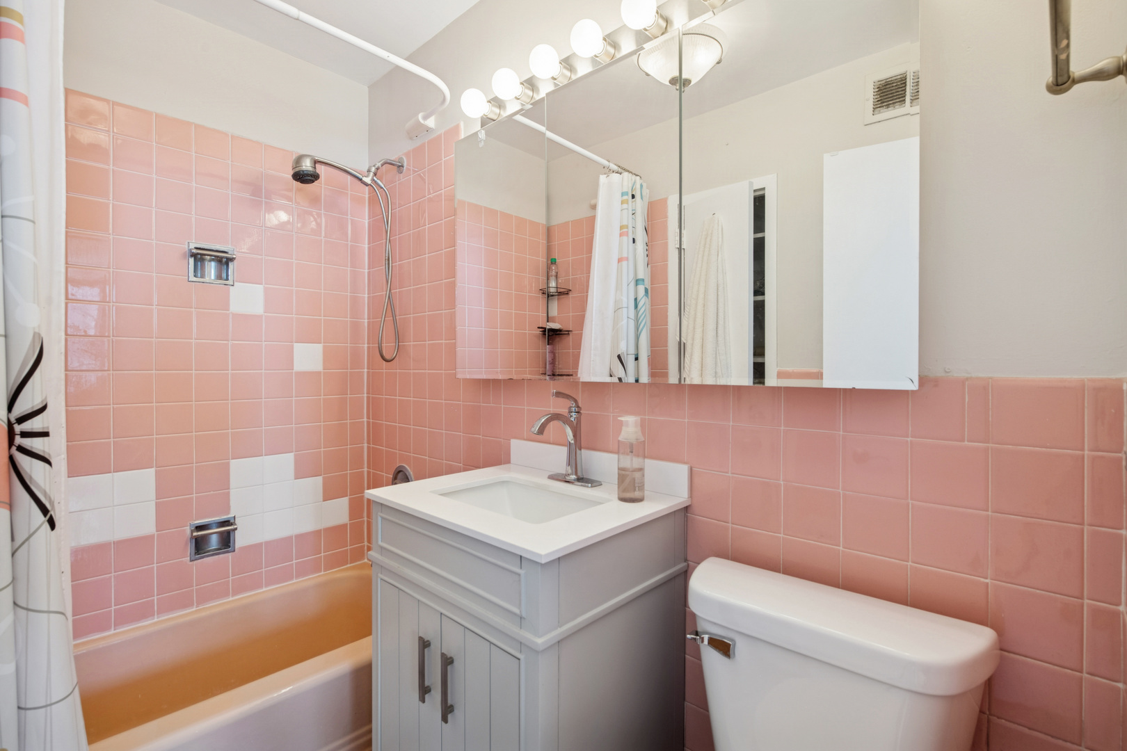 6301 N Sheridan Road Unit: 14E