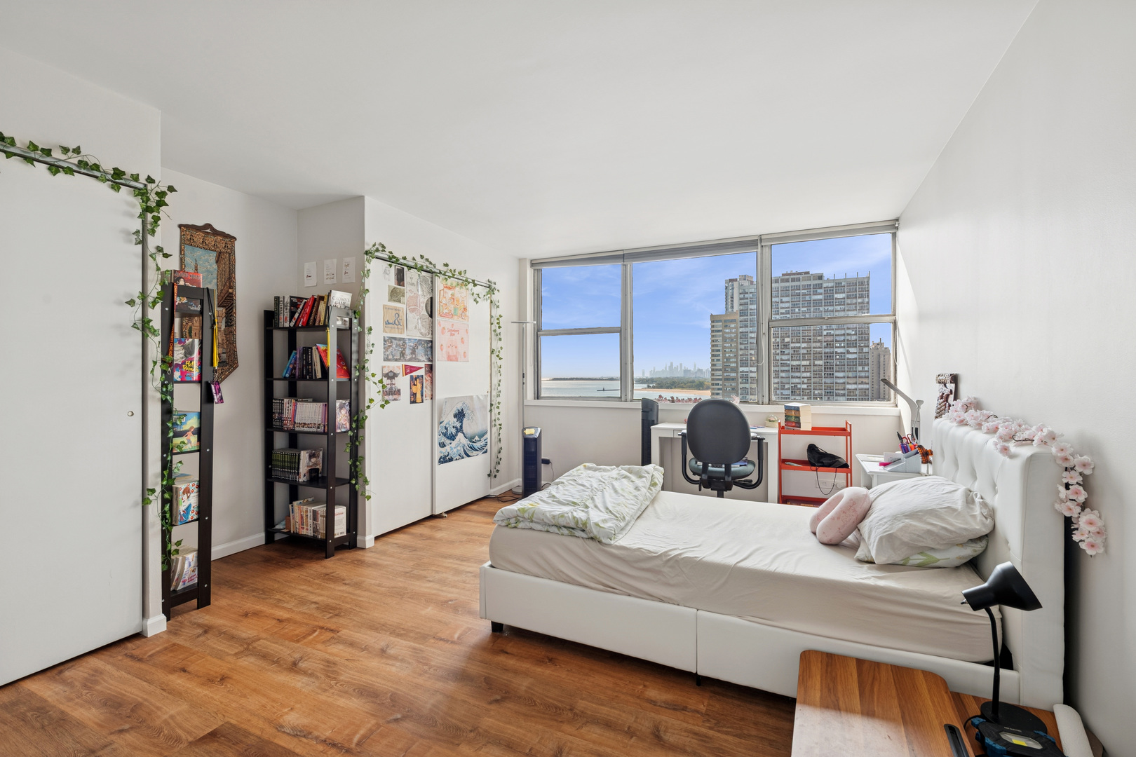 6301 N Sheridan Road Unit: 14E