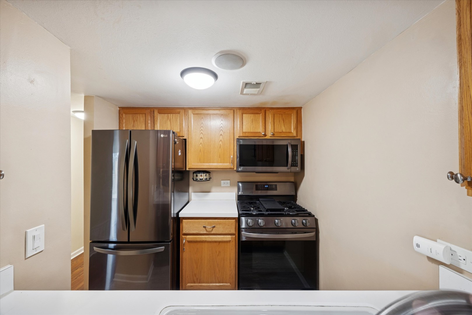 1860 Huntington Boulevard Unit: E
