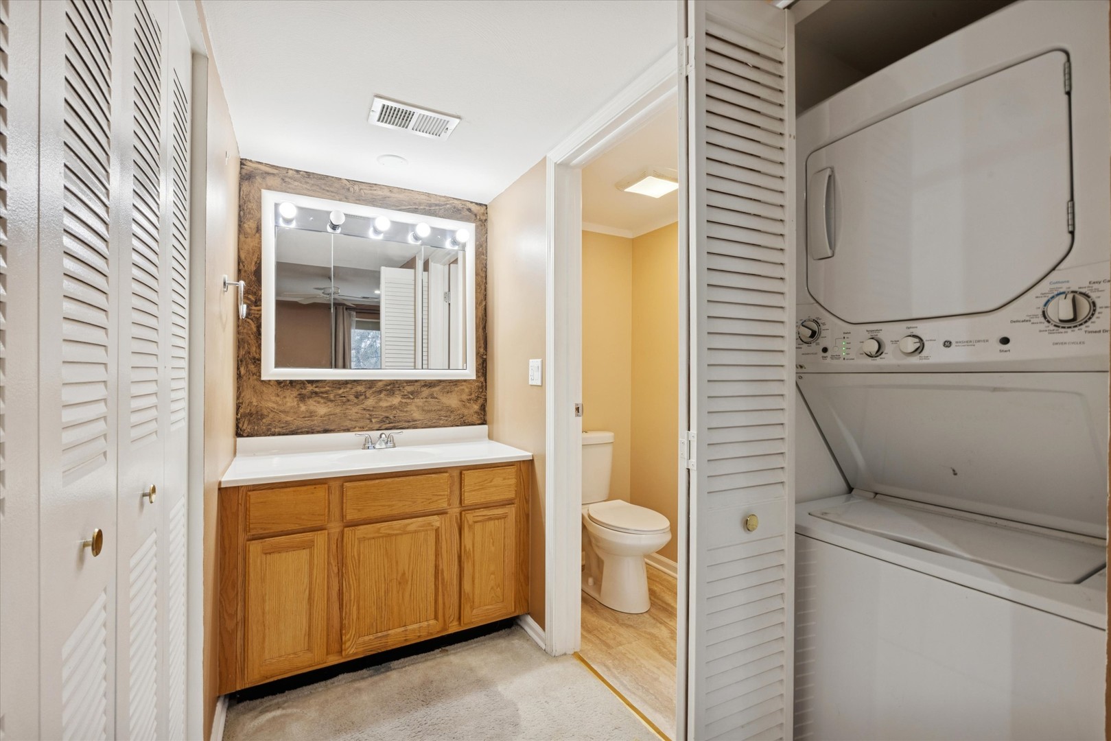 1860 Huntington Boulevard Unit: E