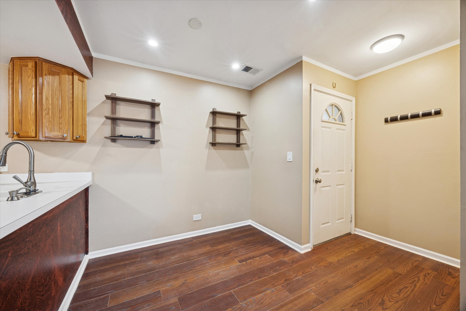 1860 Huntington Boulevard Unit: E