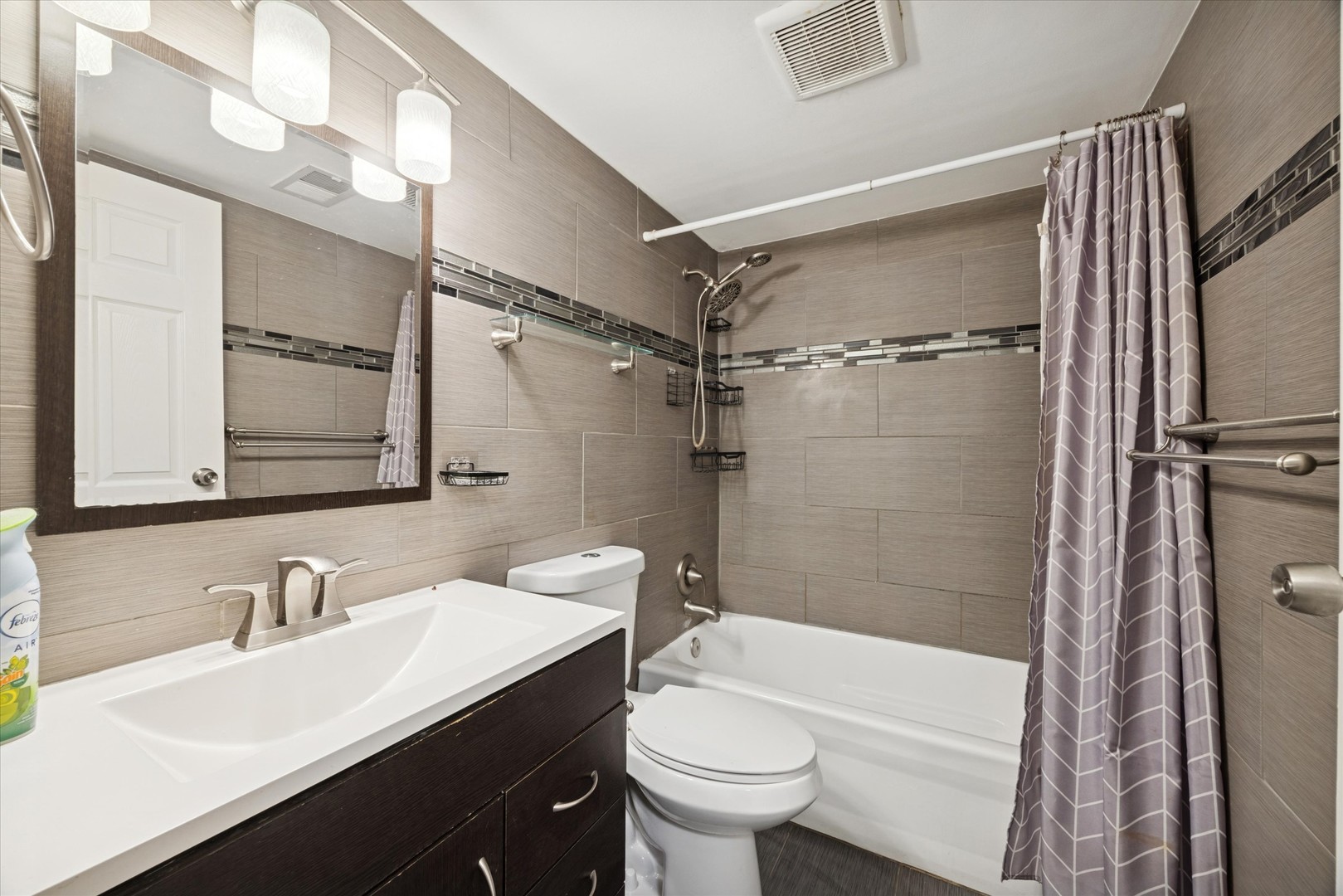 1860 Huntington Boulevard Unit: E