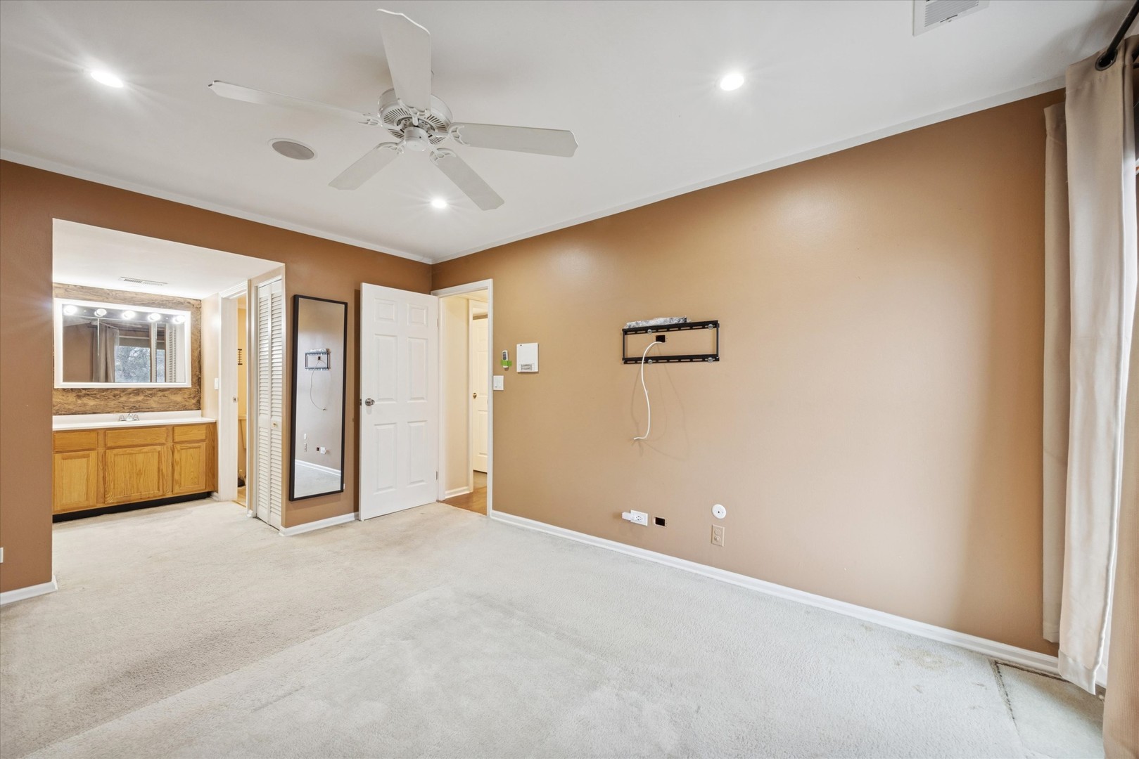 1860 Huntington Boulevard Unit: E