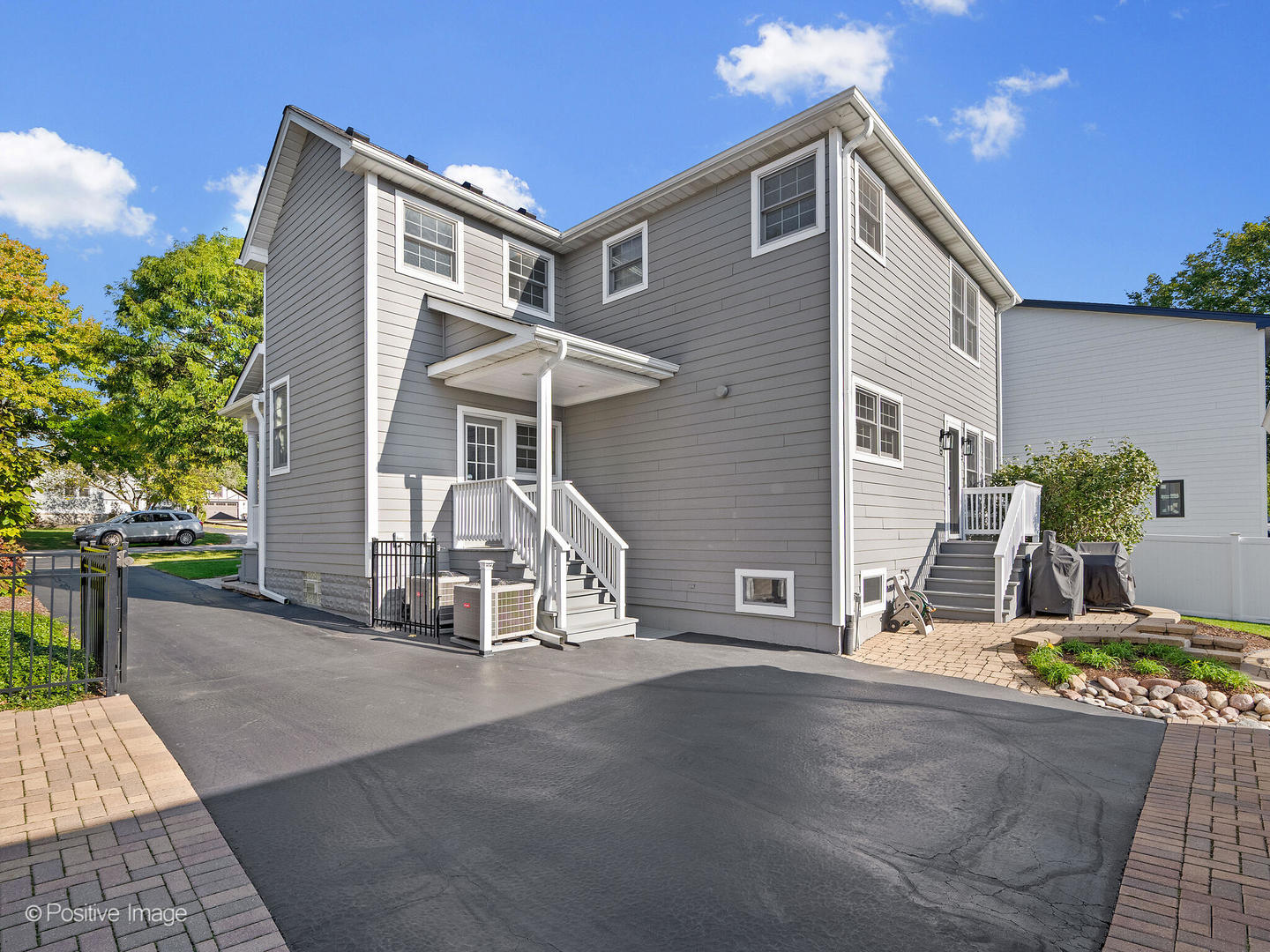 29 Waverly Avenue