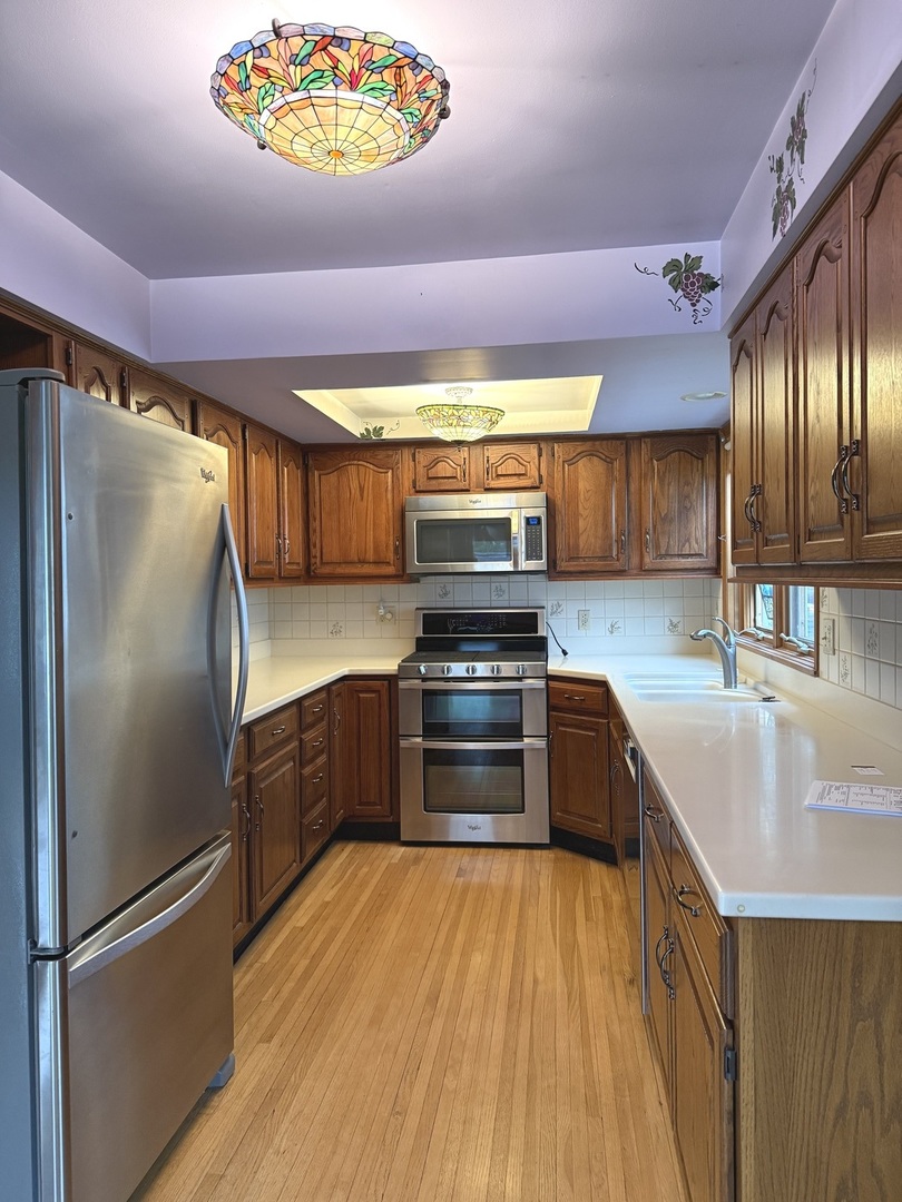 530 W 6th Street