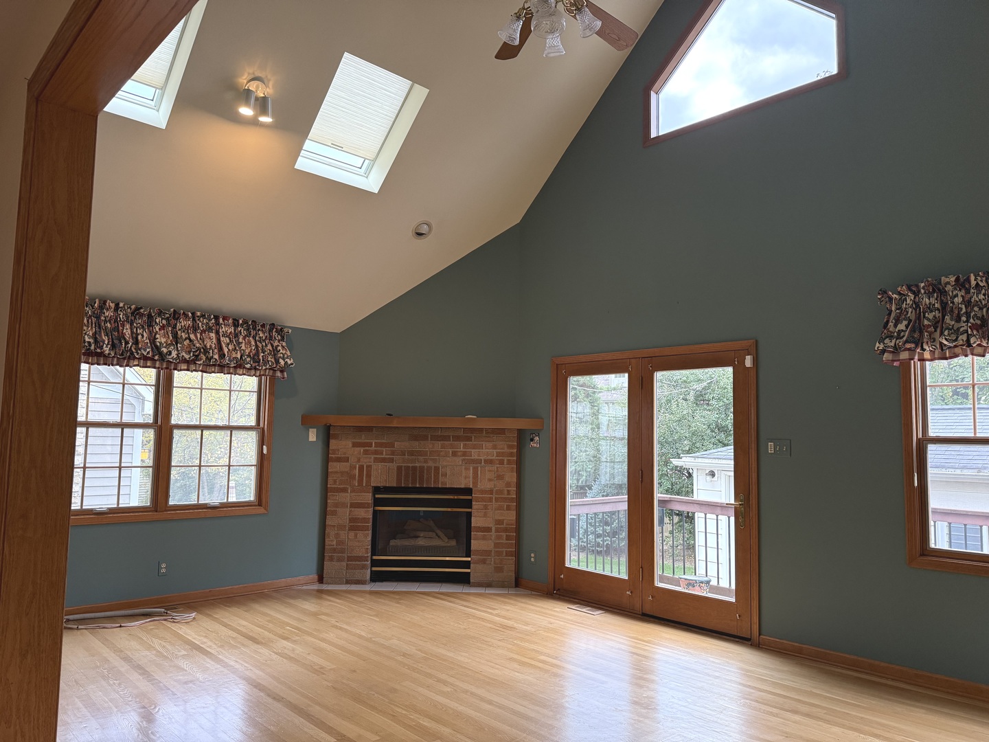 530 W 6th Street