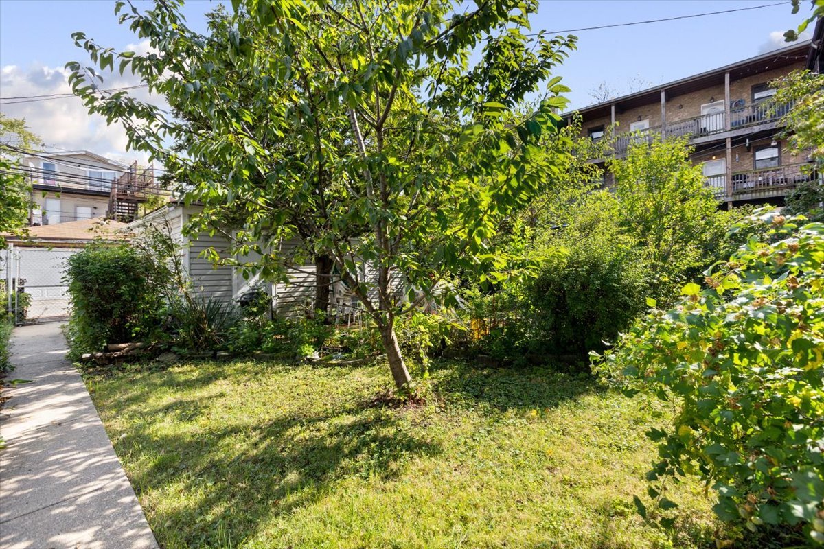3911 N Kedzie Avenue