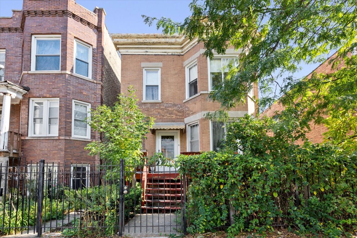 3911 N Kedzie Avenue
