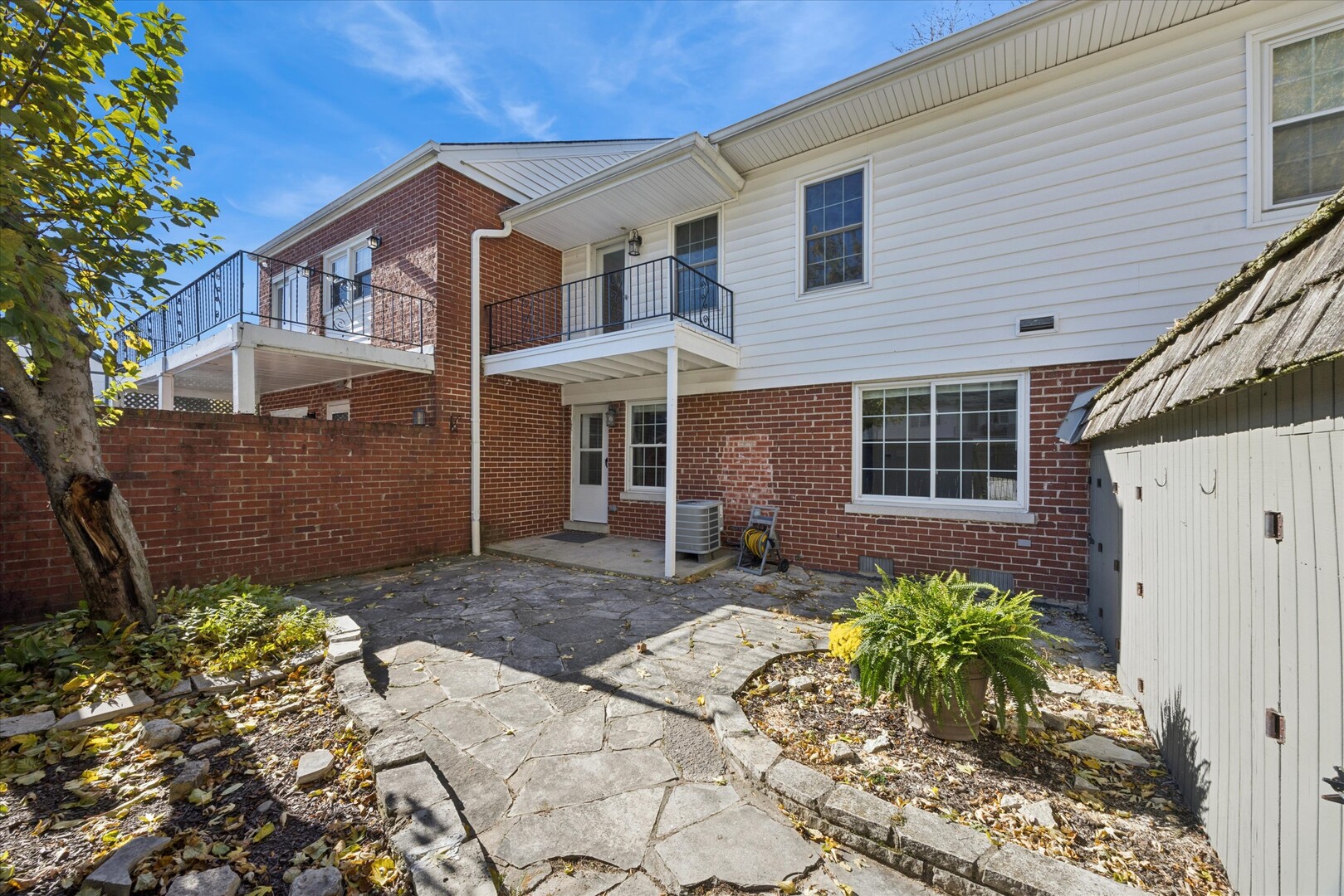 5731 Sutton Place
