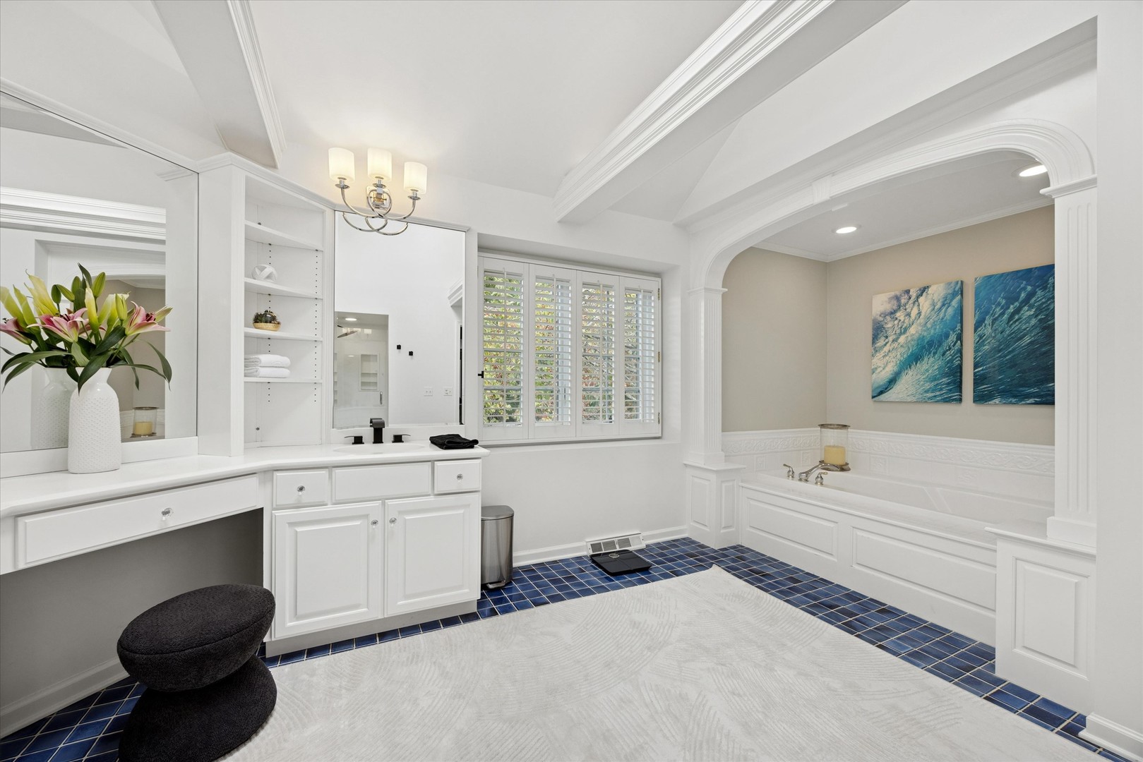 245 Meadowbrook Lane