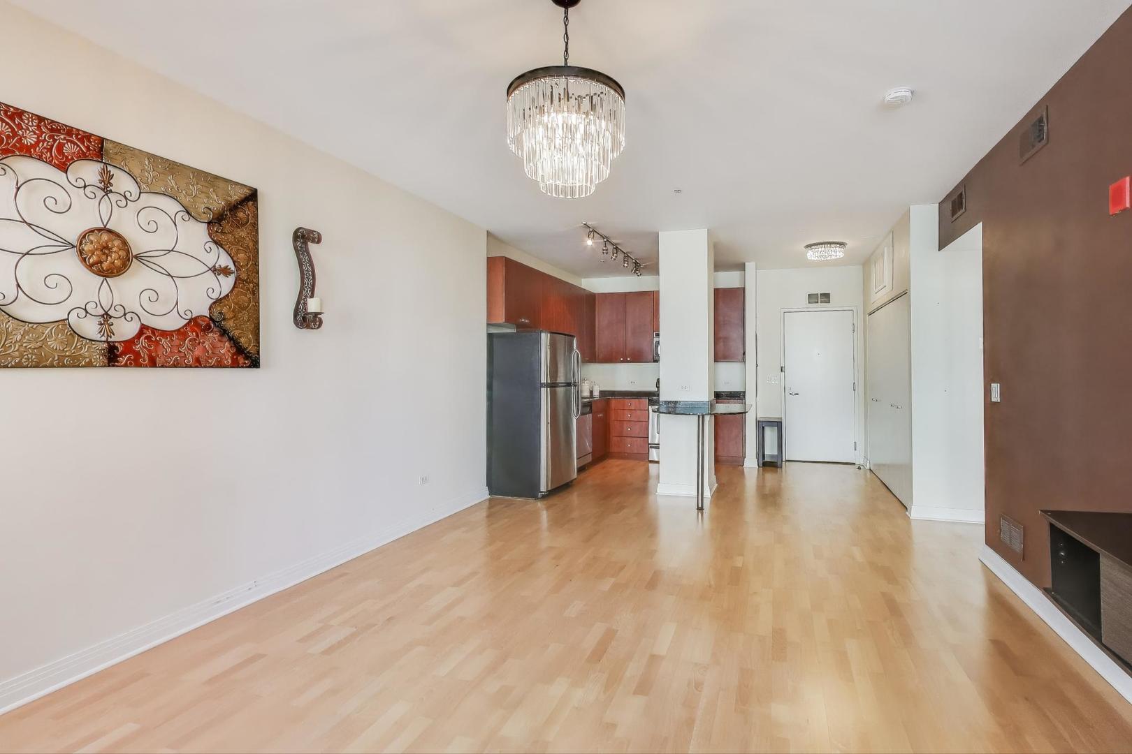 565 W Quincy Street Unit: 1603