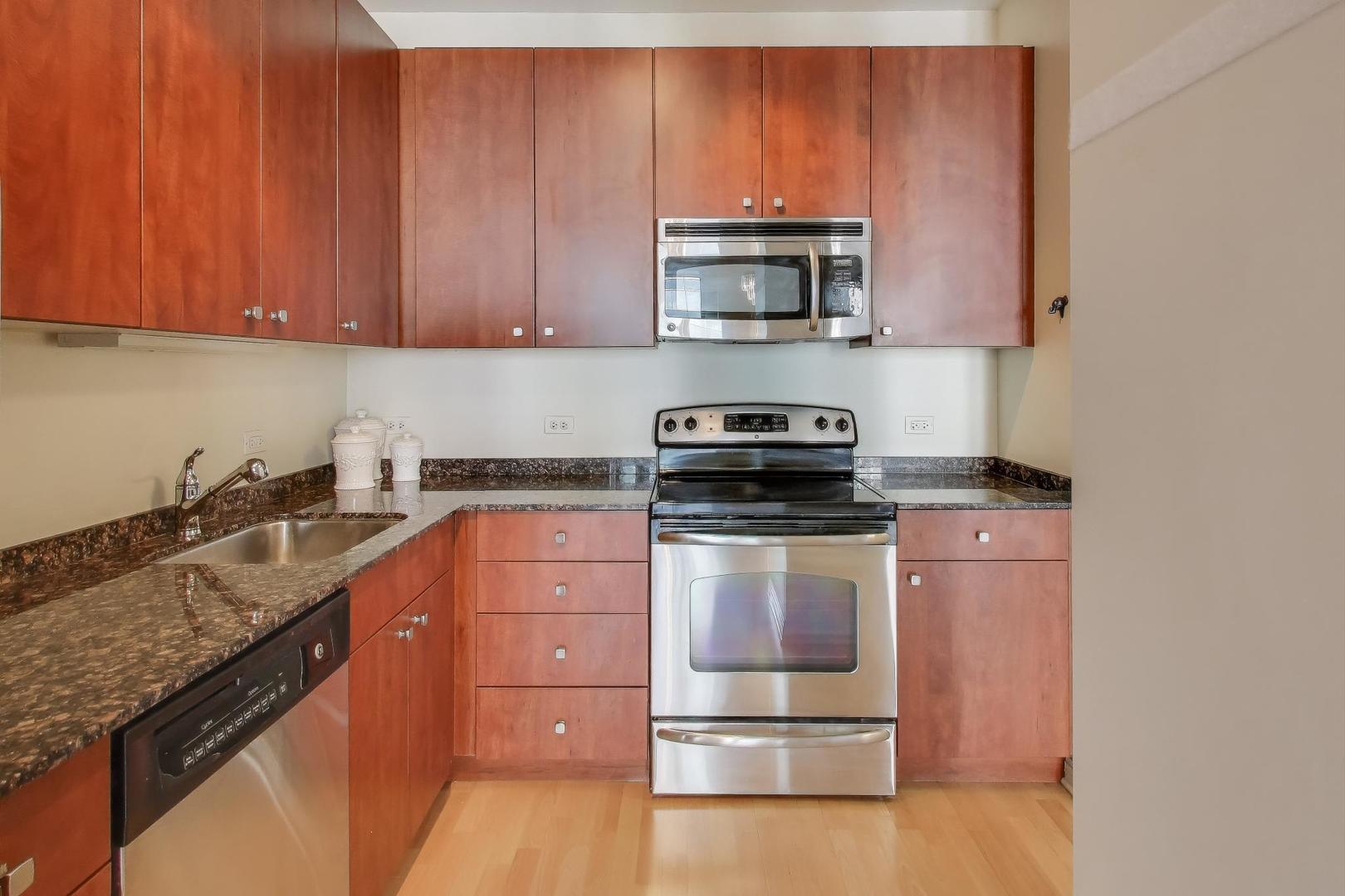 565 W Quincy Street Unit: 1603