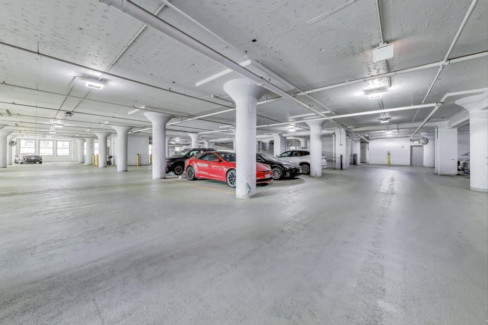 565 W Quincy Street Unit: 1603