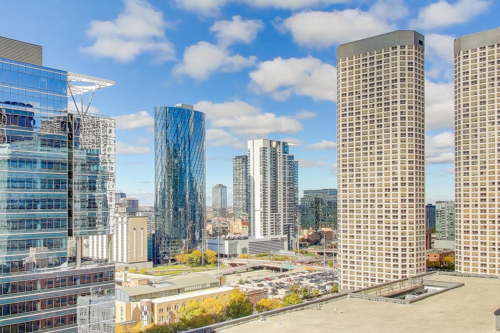 565 W Quincy Street Unit: 1603
