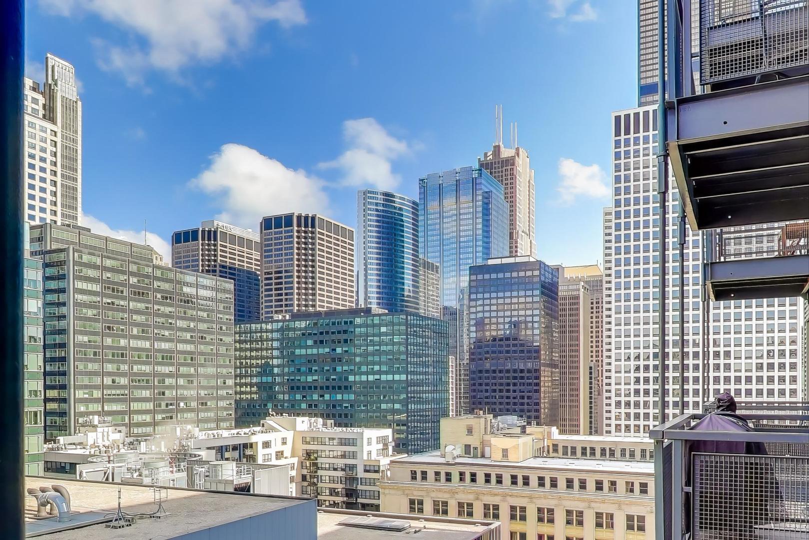 565 W Quincy Street Unit: 1603