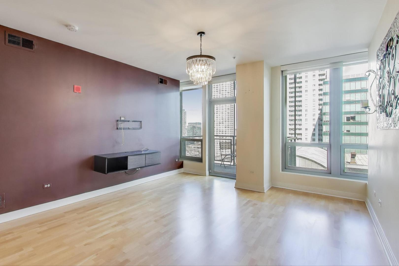 565 W Quincy Street Unit: 1603