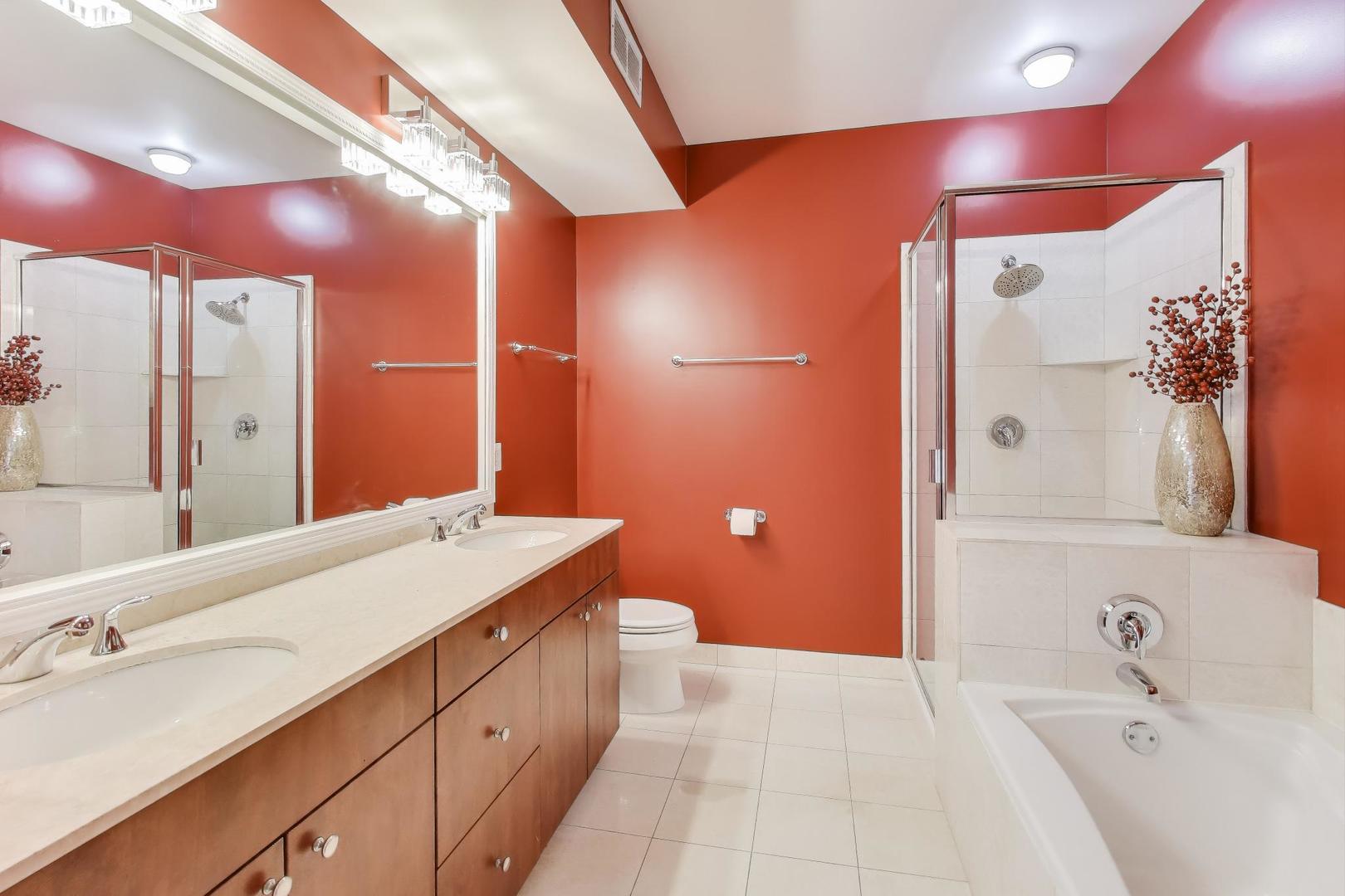 565 W Quincy Street Unit: 1603