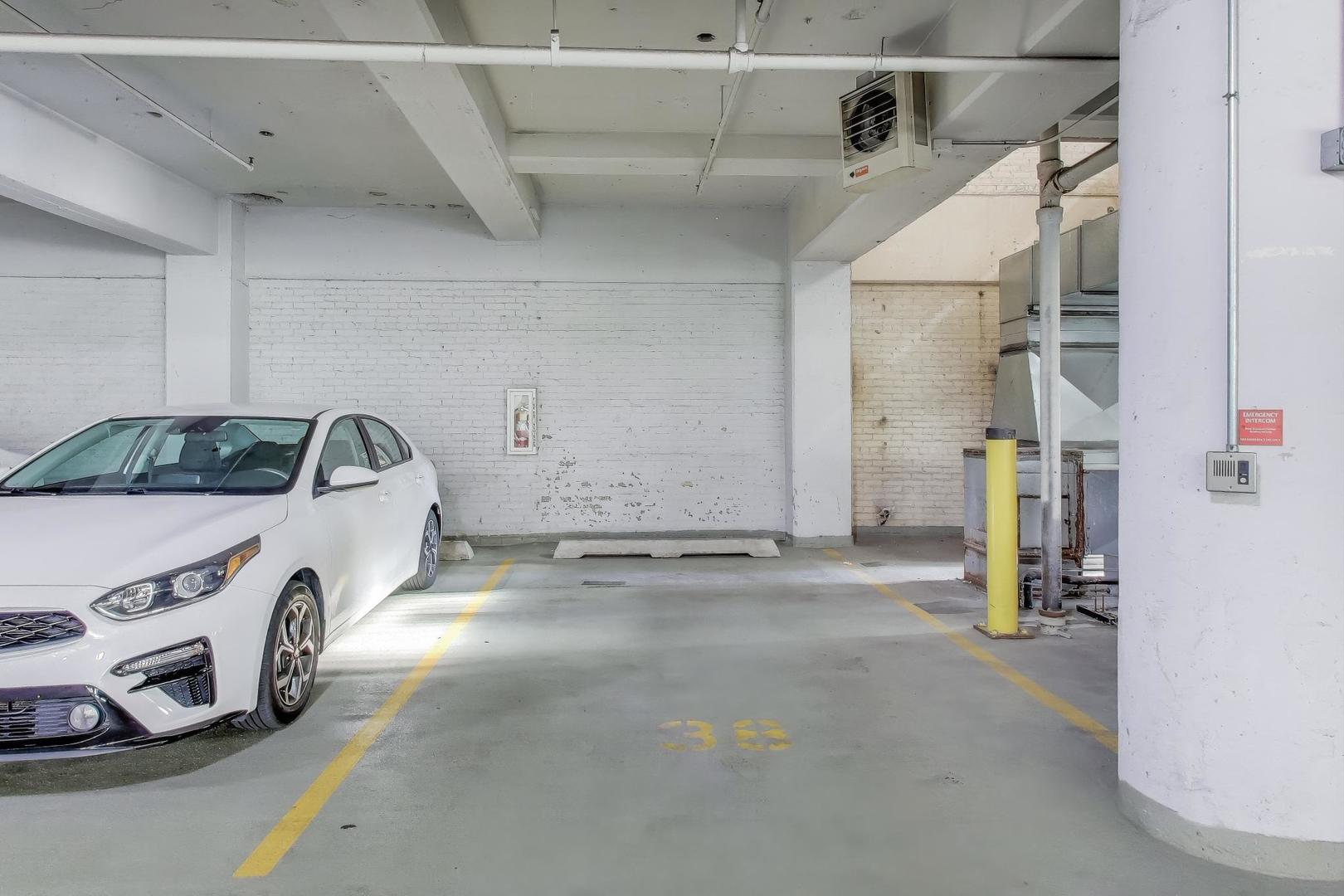 565 W Quincy Street Unit: 1603