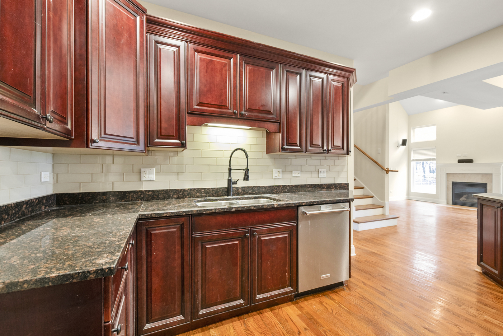4715 Auvergne Avenue Unit: 4715