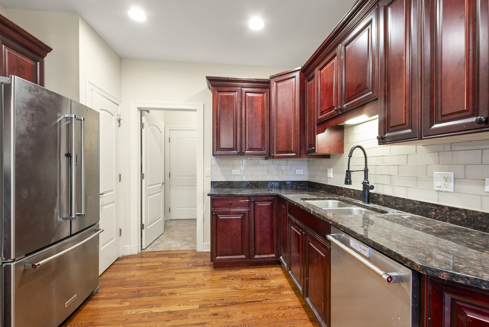 4715 Auvergne Avenue Unit: 4715