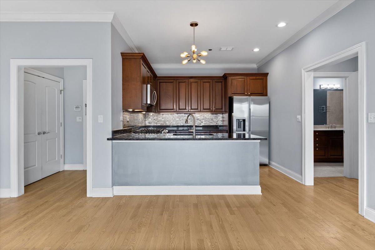 2811 N Bell Avenue Unit: 202