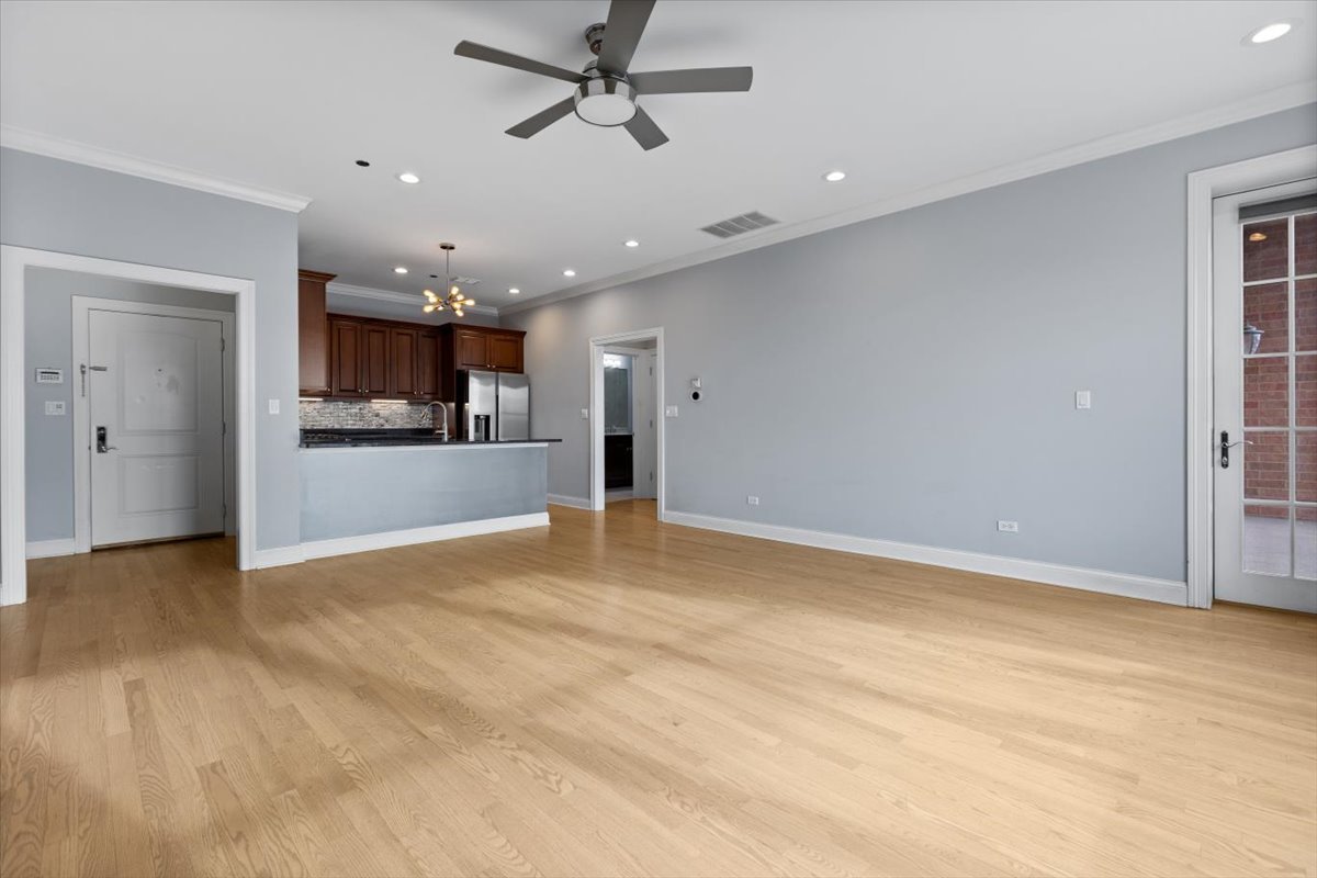 2811 N Bell Avenue Unit: 202
