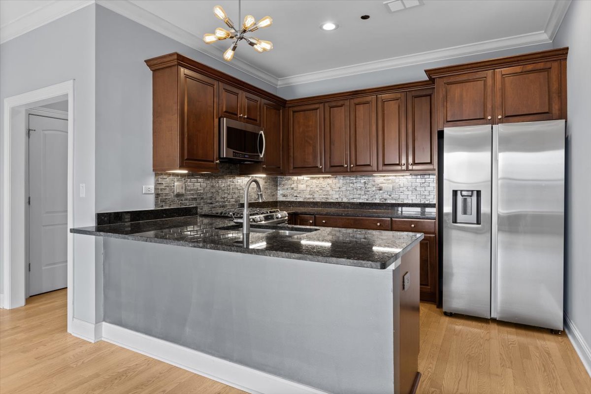 2811 N Bell Avenue Unit: 202