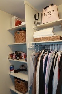 1 E Scott Street Unit: 1105