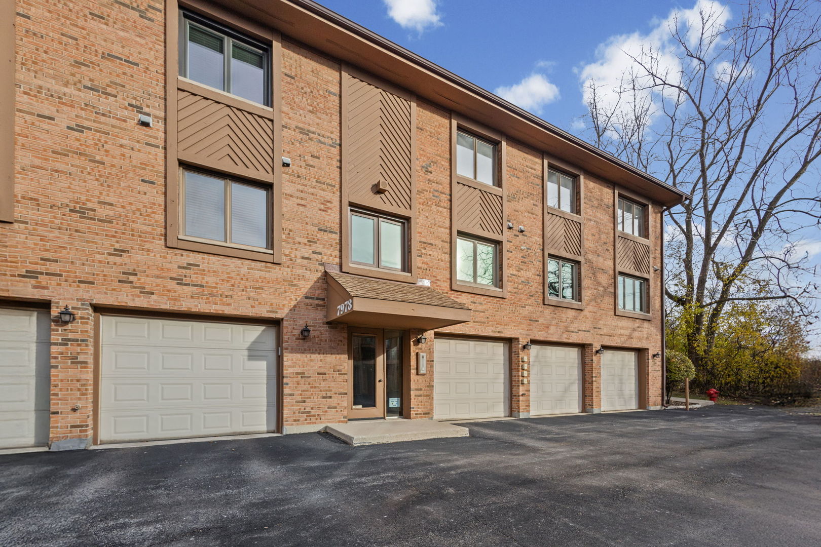 7978 S Garfield Avenue Unit: 206