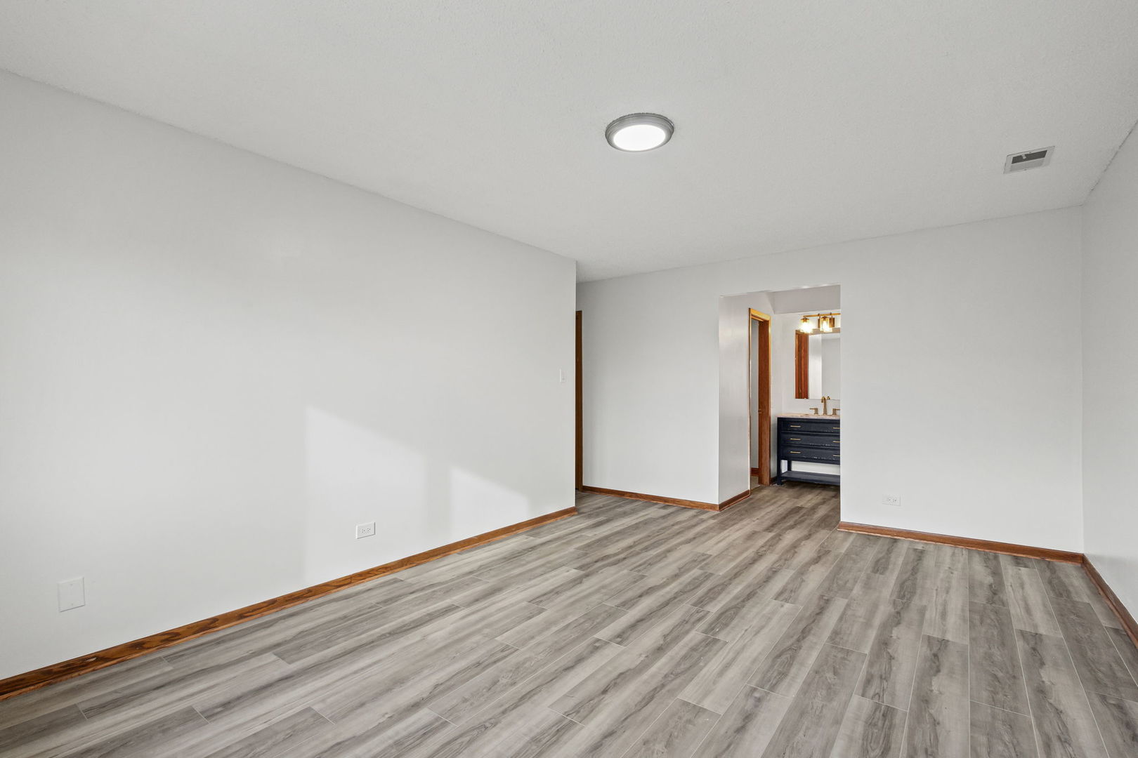 7978 S Garfield Avenue Unit: 206