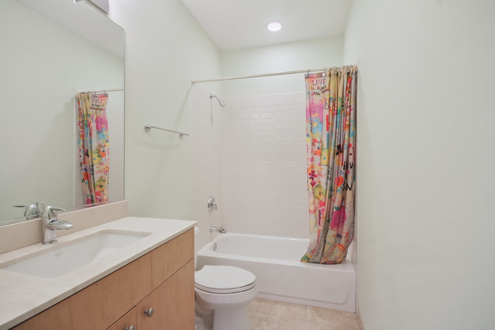 4420 N Clark Street Unit: 301